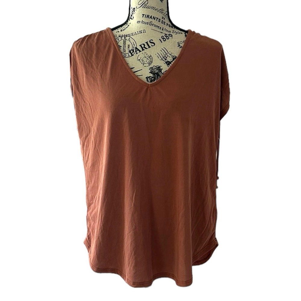 Green Envelope LA High Low V-Neck Sleeveless Top